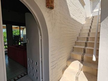 LAS CAÑADAS OPORTUNIDAD CASA EN VENTA CON ALBERCA Y LOFT INDEPENDIENTE