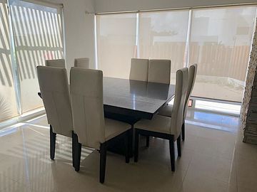 Departamento de 2 pisos con patio amplio, sala de tv, estudio, terrazas, 2 bodegas, alberca, palapa, estacionamiento 2 autos, a unos pasos de la entra