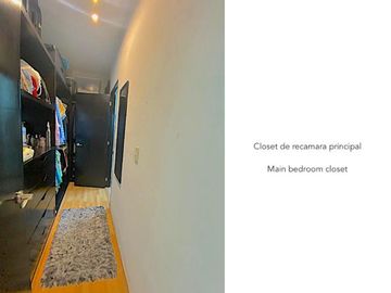 Departamento de 2 pisos con patio amplio, sala de tv, estudio, terrazas, 2 bodegas, alberca, palapa, estacionamiento 2 autos, a unos pasos de la entra