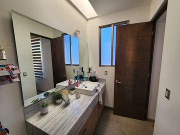 CASA EN VENTA EN JACARANDAS TRES MARÍAS