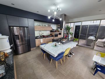 CASA EN VENTA EN JACARANDAS TRES MARÍAS
