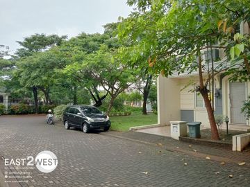 Dijual Rumah Cluster Azura Vanya Park BSD City Tangerang Bagus Nyaman Lokasi Hijau Asri Strategis