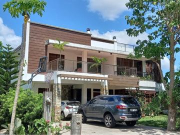Rush‼️ Beautiful 6-Bedroom House and Lot For Sale in Antipolo City
