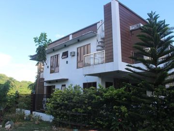 Rush‼️ Beautiful 6-Bedroom House and Lot For Sale in Antipolo City