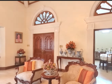 Bungalow Spacious Classic Home in Cainta Rizal with 4 Bedroom and 4 Toilet & Bath PH2506