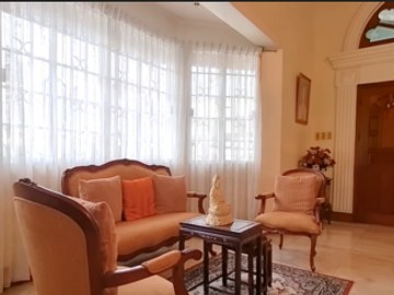 Bungalow Spacious Classic Home in Cainta Rizal with 4 Bedroom and 4 Toilet & Bath PH2506