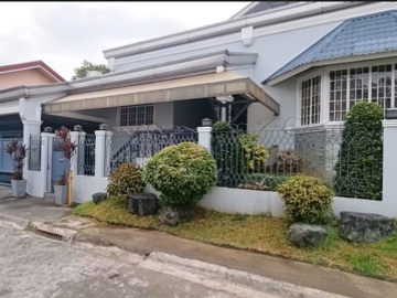 Bungalow Spacious Classic Home in Cainta Rizal with 4 Bedroom and 4 Toilet & Bath PH2506