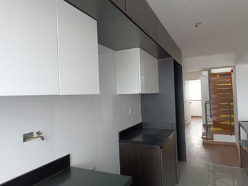VENDO LINDO DUPLEX ESTRENO SURCO!
