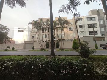 LINDO DEPARTAMENTO TRIPLEX FRENTE PARQUE CERCA DE LA UNIVERSIDAD DE LIMA