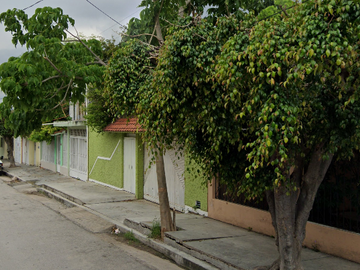 CASA CON JARDIN EN ALBANIA BAJA A 2 CALLES DEL SANATORIO ALBANIA