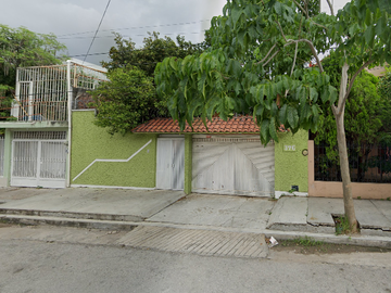 CASA CON JARDIN EN ALBANIA BAJA A 2 CALLES DEL SANATORIO ALBANIA