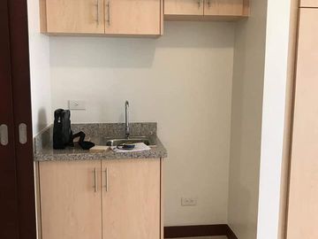 marvin pb com tower Rent to own condominium makati