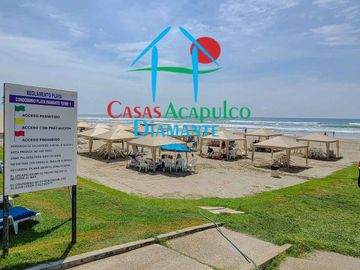 Departamento de playa. Terraza con vista al mar