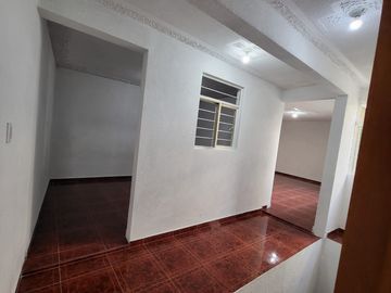 Amplia Casa en Venta en Col. Rancho Las Nieves Chimalhuacan Edo Mex.