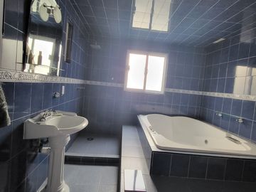 Amplia Casa en Venta en Col. Rancho Las Nieves Chimalhuacan Edo Mex.