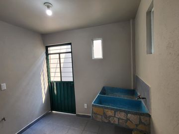 Amplia Casa en Venta en Col. Rancho Las Nieves Chimalhuacan Edo Mex.