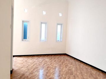 Rumah 2 Lantai Luas 286 di Sulfat Utara Blimbing kota Malang