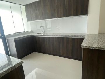 HERMOSOS DEPARTAMENTOS URB. PRIVADA CERRO COLORADO