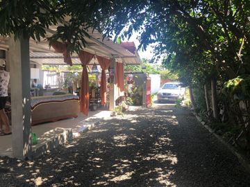 Villa con amplio patio en venta, a pocos metros de playa de San Jacinto, Manabí, Ecuador