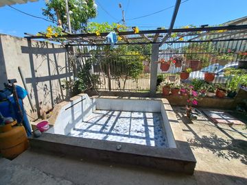 Villa con amplio patio en venta, a pocos metros de playa de San Jacinto, Manabí, Ecuador