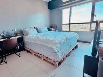 2 Bedroom Corner Unit For Sale at The Residences at Greenbelt, TRAG Makati