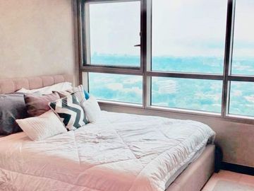 2 Bedroom Corner Unit For Sale at The Residences at Greenbelt, TRAG Makati