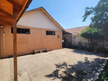 Casa Muy Bien Cuidada En Villa Santa Elena, Macul