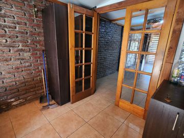 Casa Muy Bien Cuidada En Villa Santa Elena, Macul