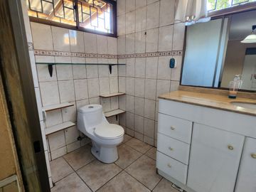 Casa Muy Bien Cuidada En Villa Santa Elena, Macul