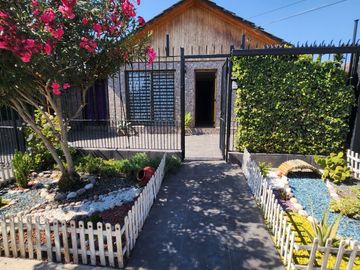 Casa Muy Bien Cuidada En Villa Santa Elena, Macul