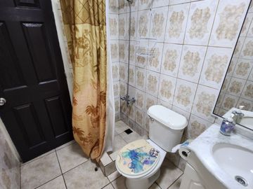 Casa Muy Bien Cuidada En Villa Santa Elena, Macul