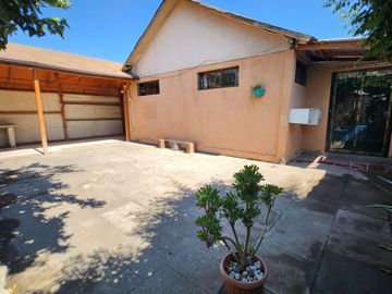 Casa Muy Bien Cuidada En Villa Santa Elena, Macul