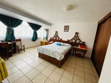 RENTA AMPLIA CASA DUPLEX EN SANTA URSULA