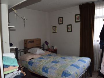 RENTA AMPLIA CASA DUPLEX EN SANTA URSULA