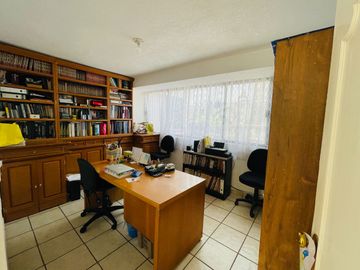 RENTA AMPLIA CASA DUPLEX EN SANTA URSULA
