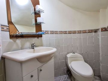 Venta de Casa de 7 dormitorios en el sector La Garzota, Norte de Guayaquil cerca a la Cooperativa JEP