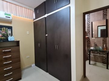 Venta de Casa de 7 dormitorios en el sector La Garzota, Norte de Guayaquil cerca a la Cooperativa JEP