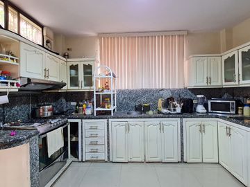 Venta de Casa de 7 dormitorios en el sector La Garzota, Norte de Guayaquil cerca a la Cooperativa JEP