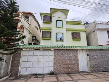 Venta de Casa de 7 dormitorios en el sector La Garzota, Norte de Guayaquil cerca a la Cooperativa JEP