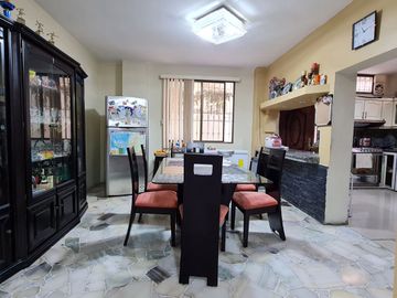 Venta de Casa de 7 dormitorios en el sector La Garzota, Norte de Guayaquil cerca a la Cooperativa JEP