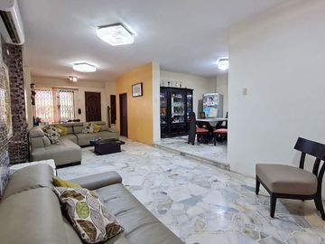 Venta de Casa de 7 dormitorios en el sector La Garzota, Norte de Guayaquil cerca a la Cooperativa JEP