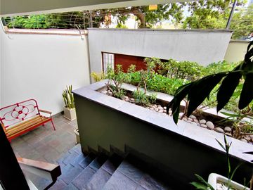 Bella Casa - Remodelada - Urb. El Rosedal - Miraflores - con Jardin/ ASCENSOR /  Dpto Independiente