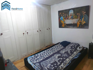 CASA EN VENTA TRES PISOS EXCELENTE UBICACIÓN