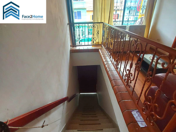 CASA EN VENTA TRES PISOS EXCELENTE UBICACIÓN
