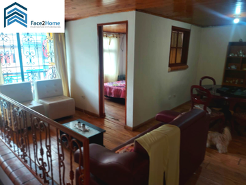 CASA EN VENTA TRES PISOS EXCELENTE UBICACIÓN