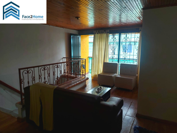 CASA EN VENTA TRES PISOS EXCELENTE UBICACIÓN