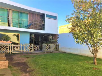 VENTA DE HERMOSA CASA EN FRACCIONAMIENTO VALLE DE ALBAR CERCA DEL BLVRD. G. BONFIL