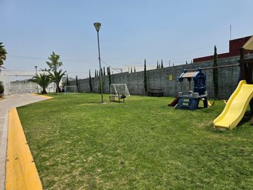 VENTA DE HERMOSA CASA EN FRACCIONAMIENTO VALLE DE ALBAR CERCA DEL BLVRD. G. BONFIL