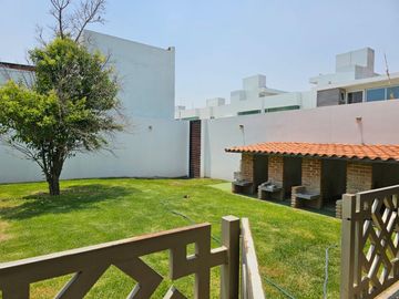 VENTA DE HERMOSA CASA EN FRACCIONAMIENTO VALLE DE ALBAR CERCA DEL BLVRD. G. BONFIL