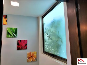 VENTA DE HERMOSA CASA EN FRACCIONAMIENTO VALLE DE ALBAR CERCA DEL BLVRD. G. BONFIL